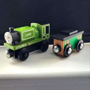 Luke Green Irish Train Engine Thomas Wood Railway Y4087 W/ Bonus Passenger Car